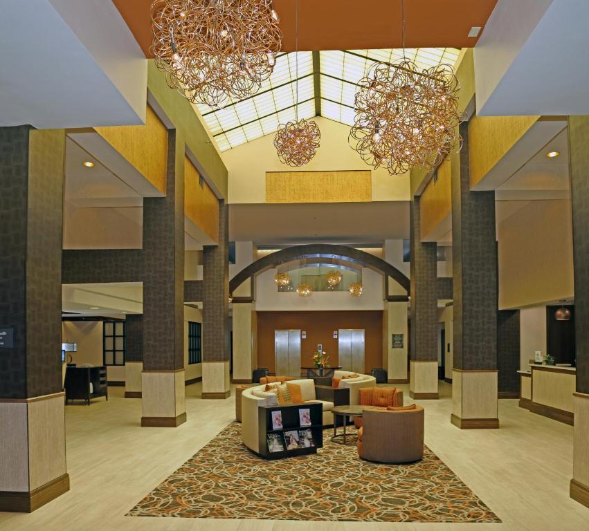 Готель Doubletree By Hilton Norfolk Airport Екстер'єр фото