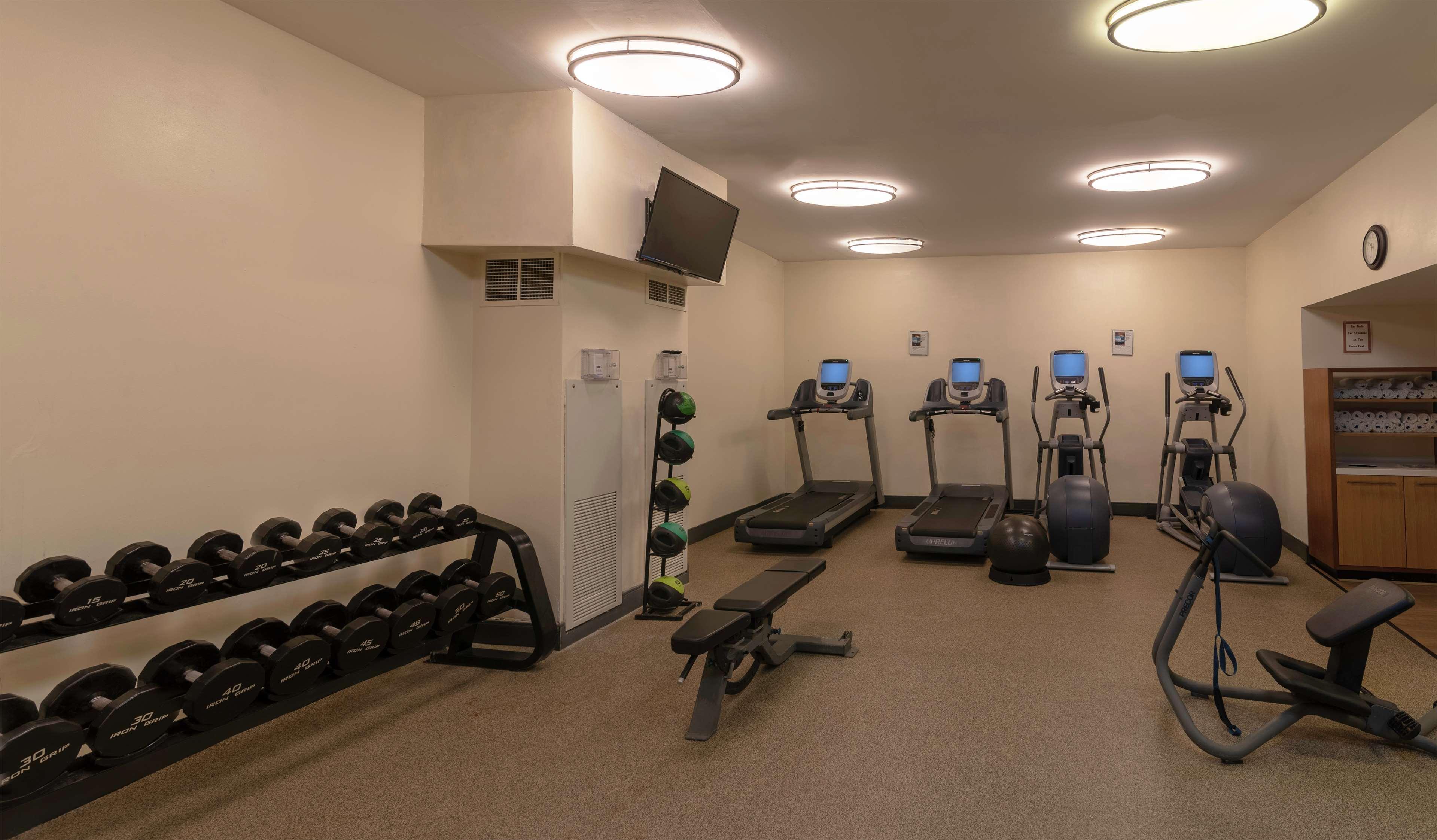 Готель Doubletree By Hilton Norfolk Airport Екстер'єр фото